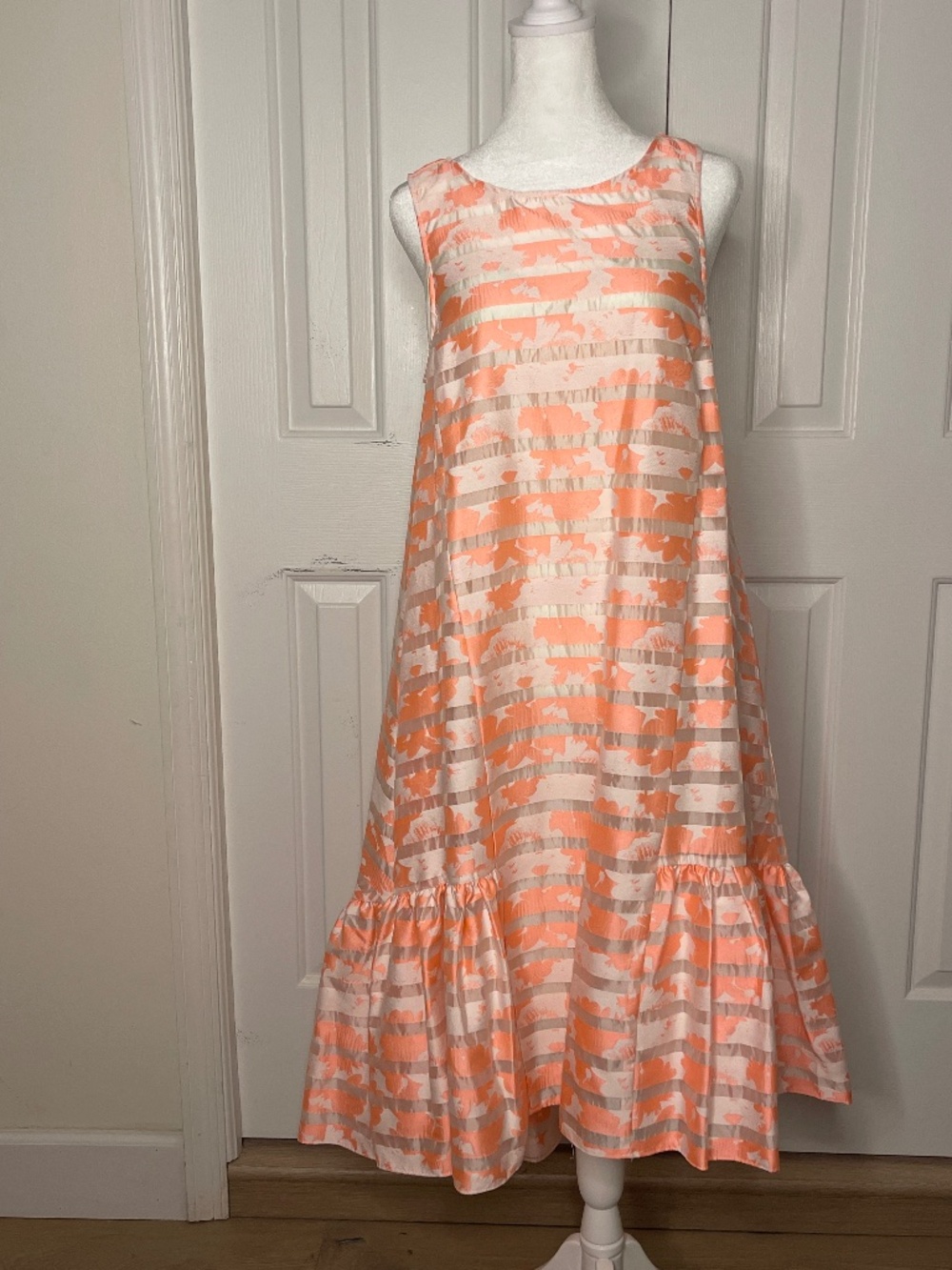 Brand: HD in Paris Retailer: Anthropologie. High Low dress, Small.